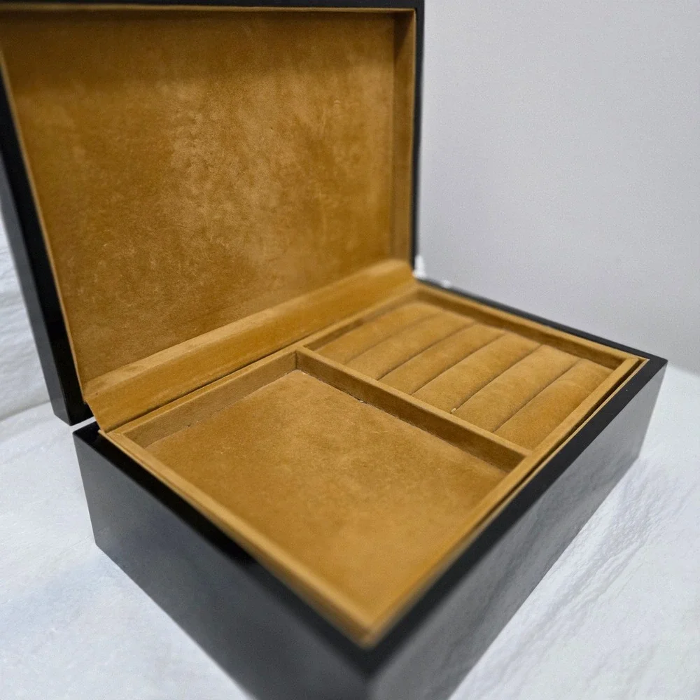 Vintage Black Lacquer Jewelry Box Shell Inlay Removable Tray Made in Korea